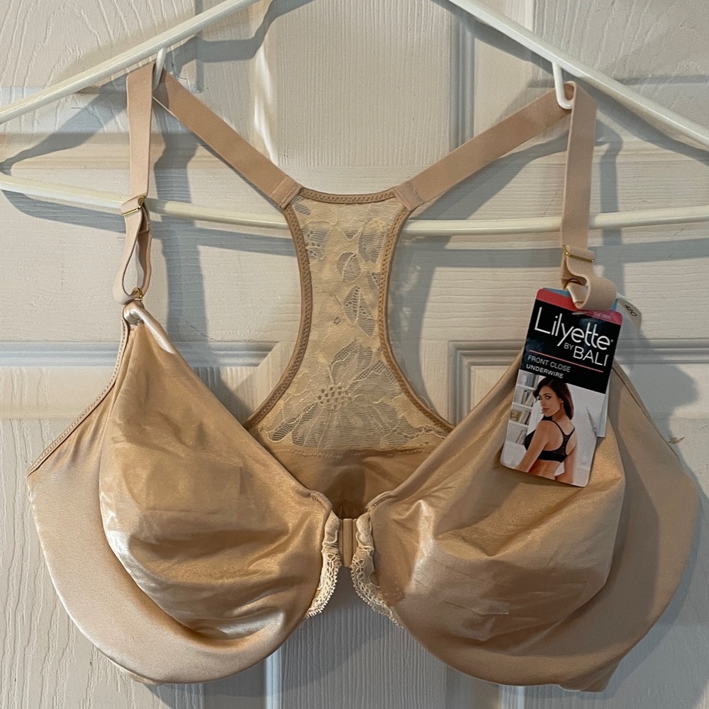 BALI Size 42 C Lilyette Cream Front-Close Bra with Lace Back